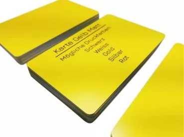 Plastikkarte gelb matt mit Unterschriftfeld